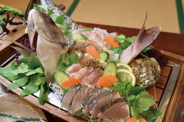 篠島で獲れたうに
